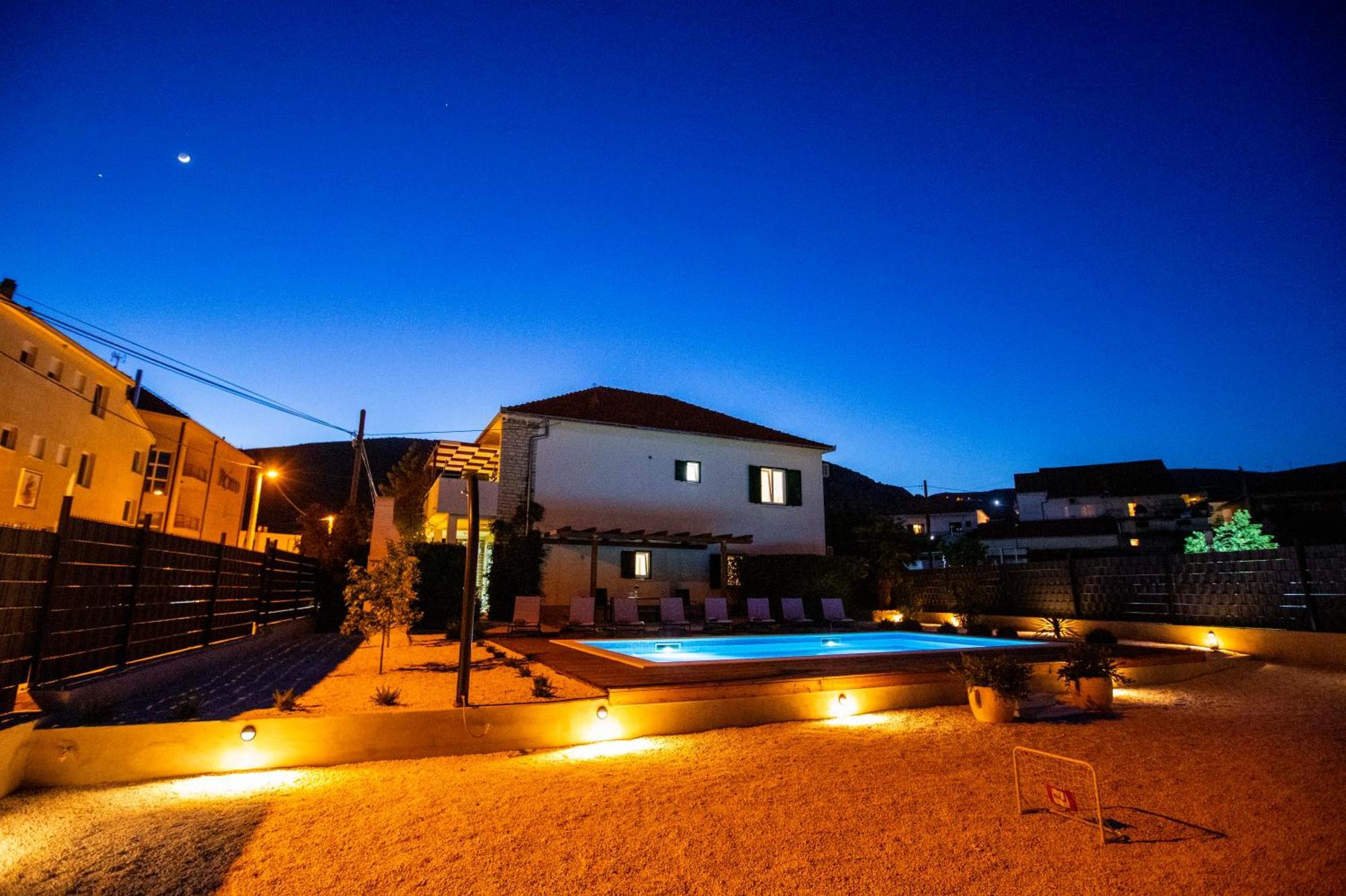 Apartment Laura Trogir Exterior photo