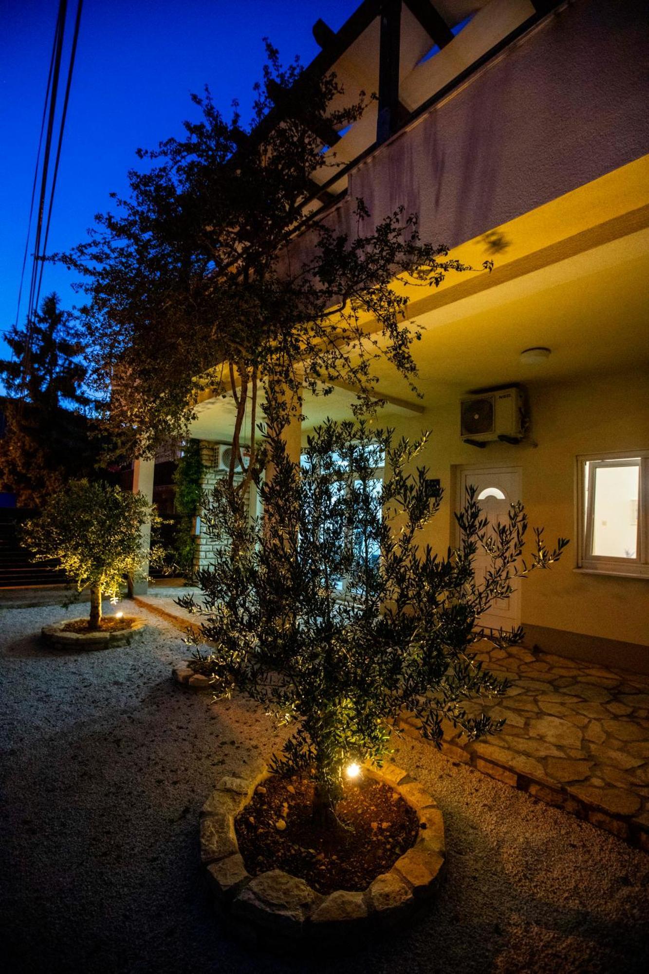 Apartment Laura Trogir Exterior photo