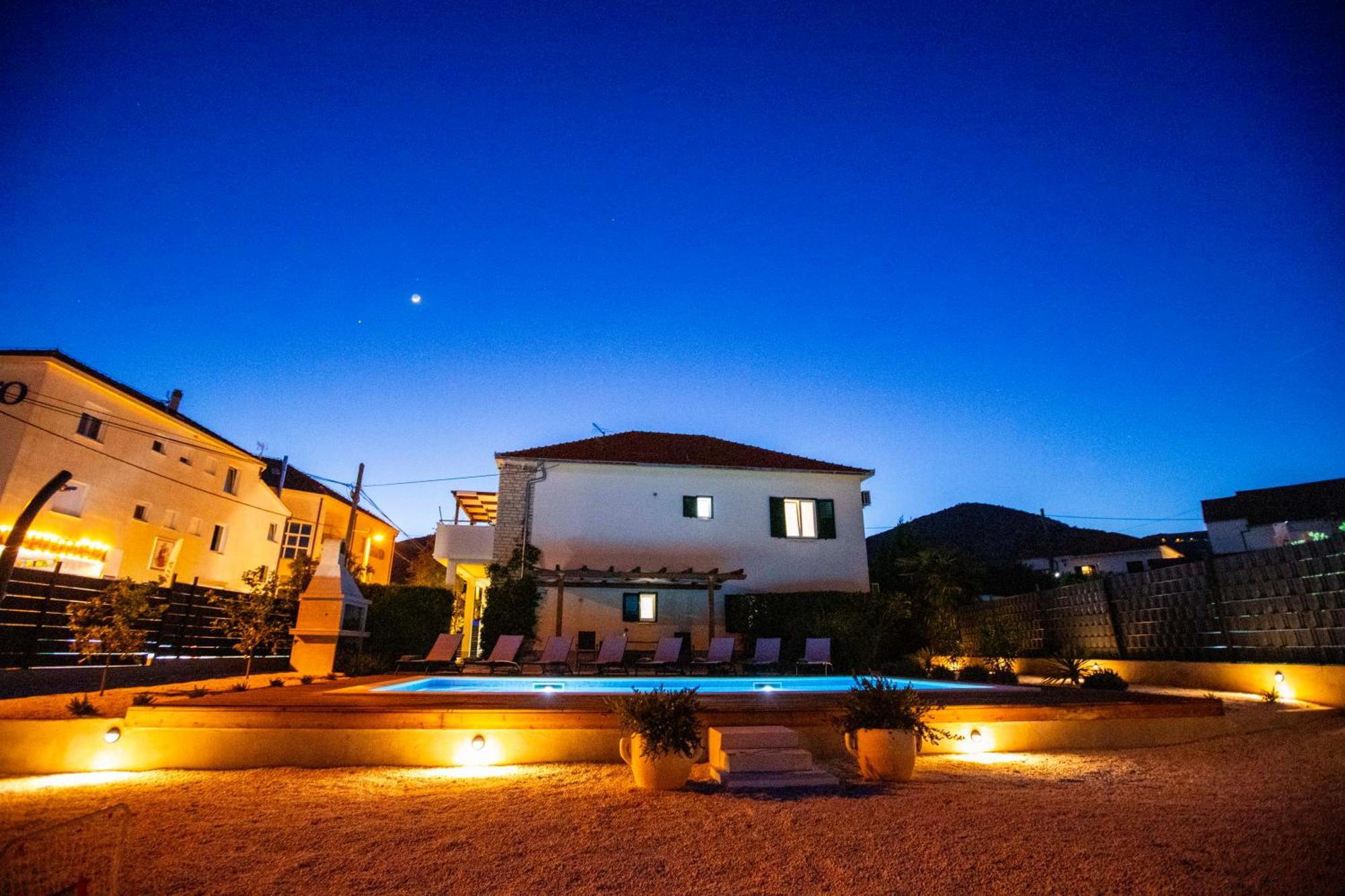 Apartment Laura Trogir Exterior photo