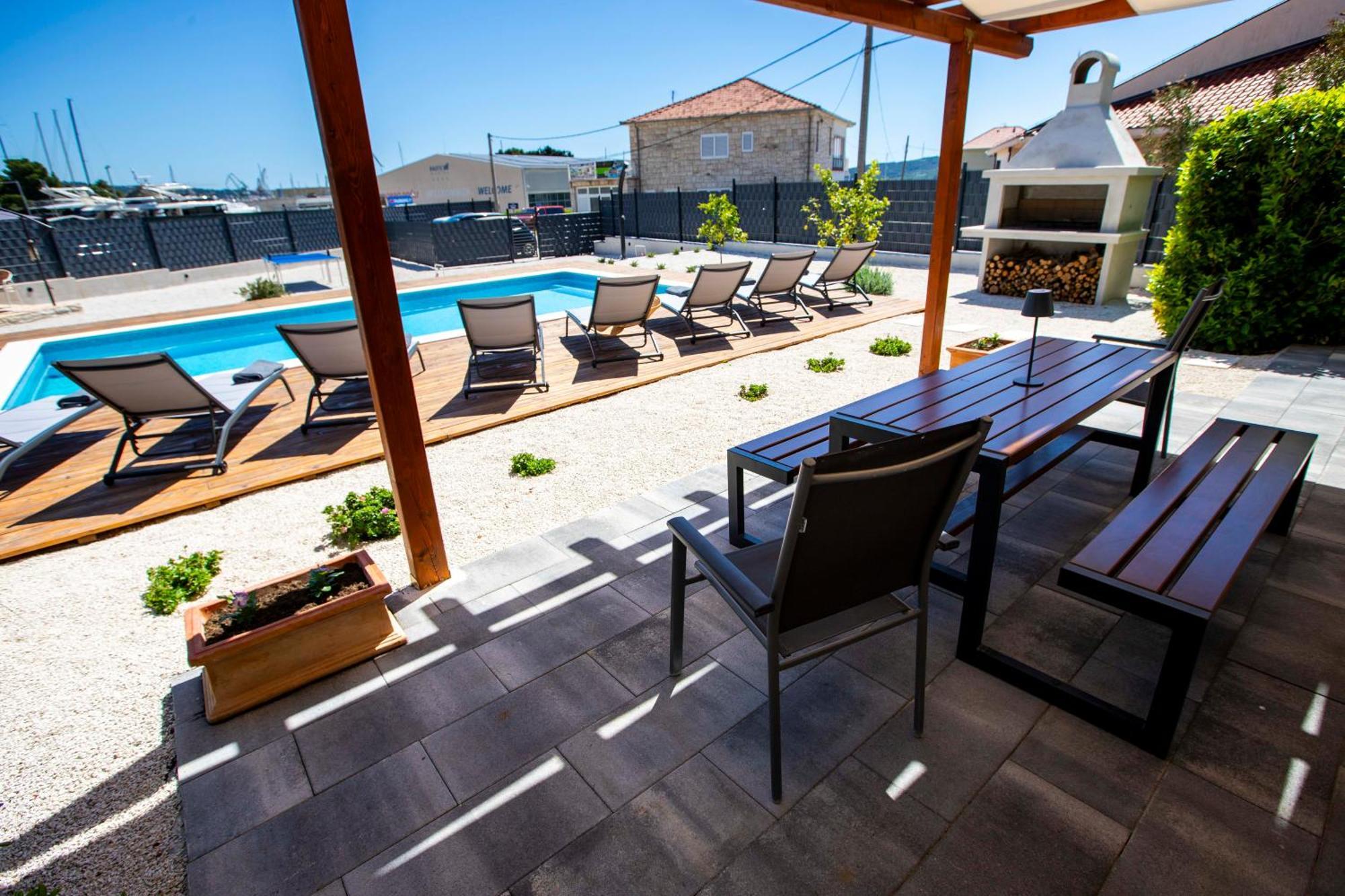Apartment Laura Trogir Exterior photo