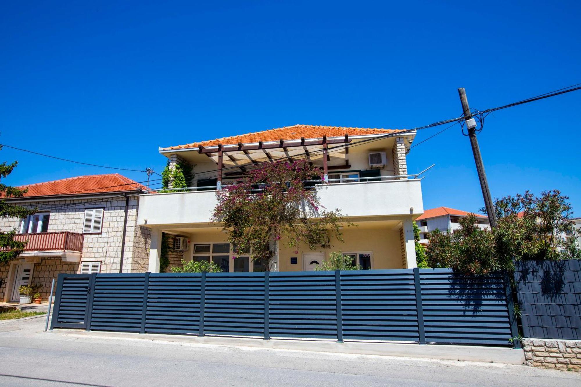 Apartment Laura Trogir Exterior photo