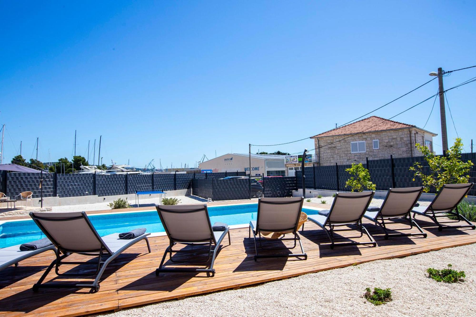 Apartment Laura Trogir Exterior photo