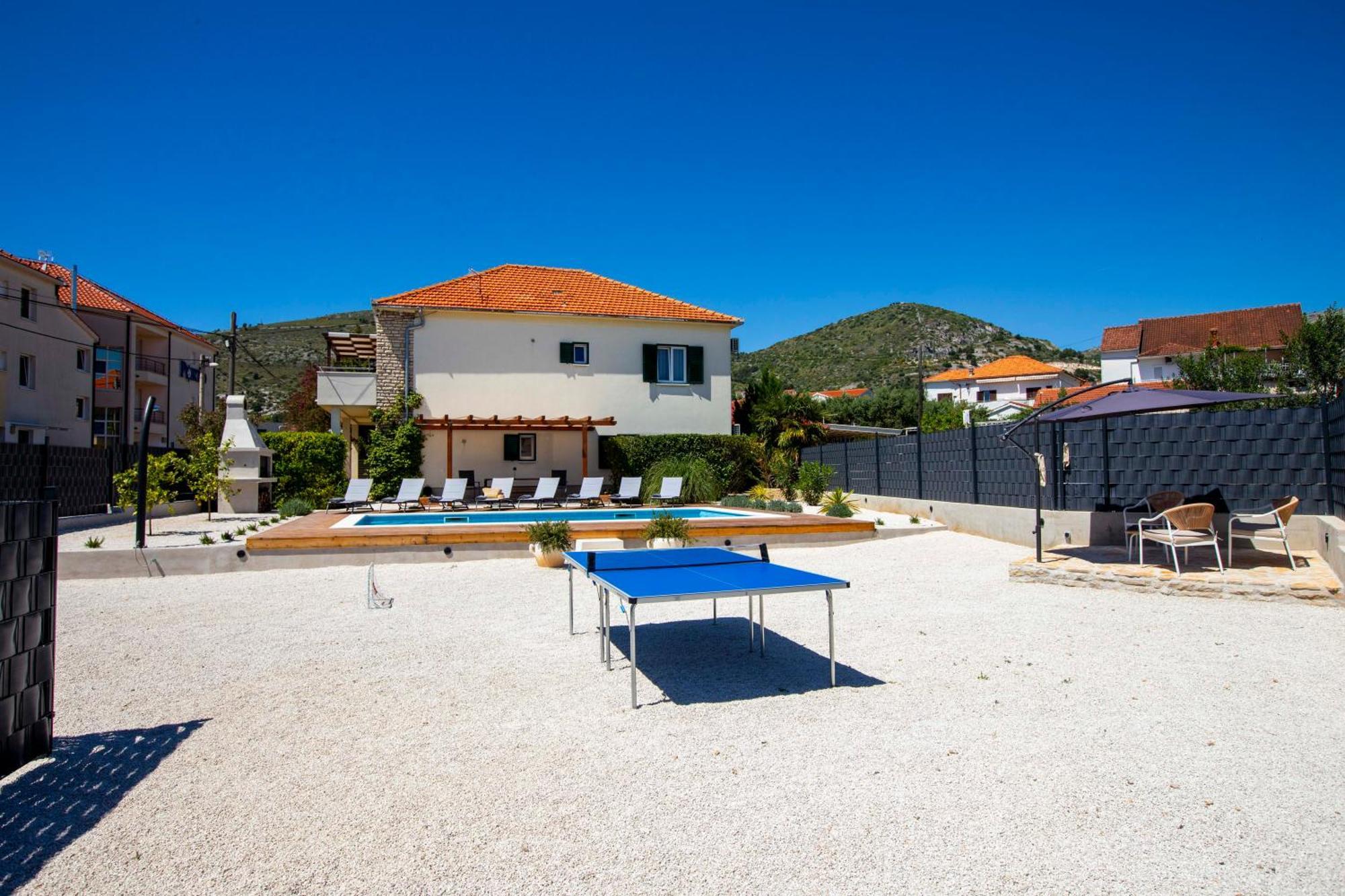 Apartment Laura Trogir Exterior photo