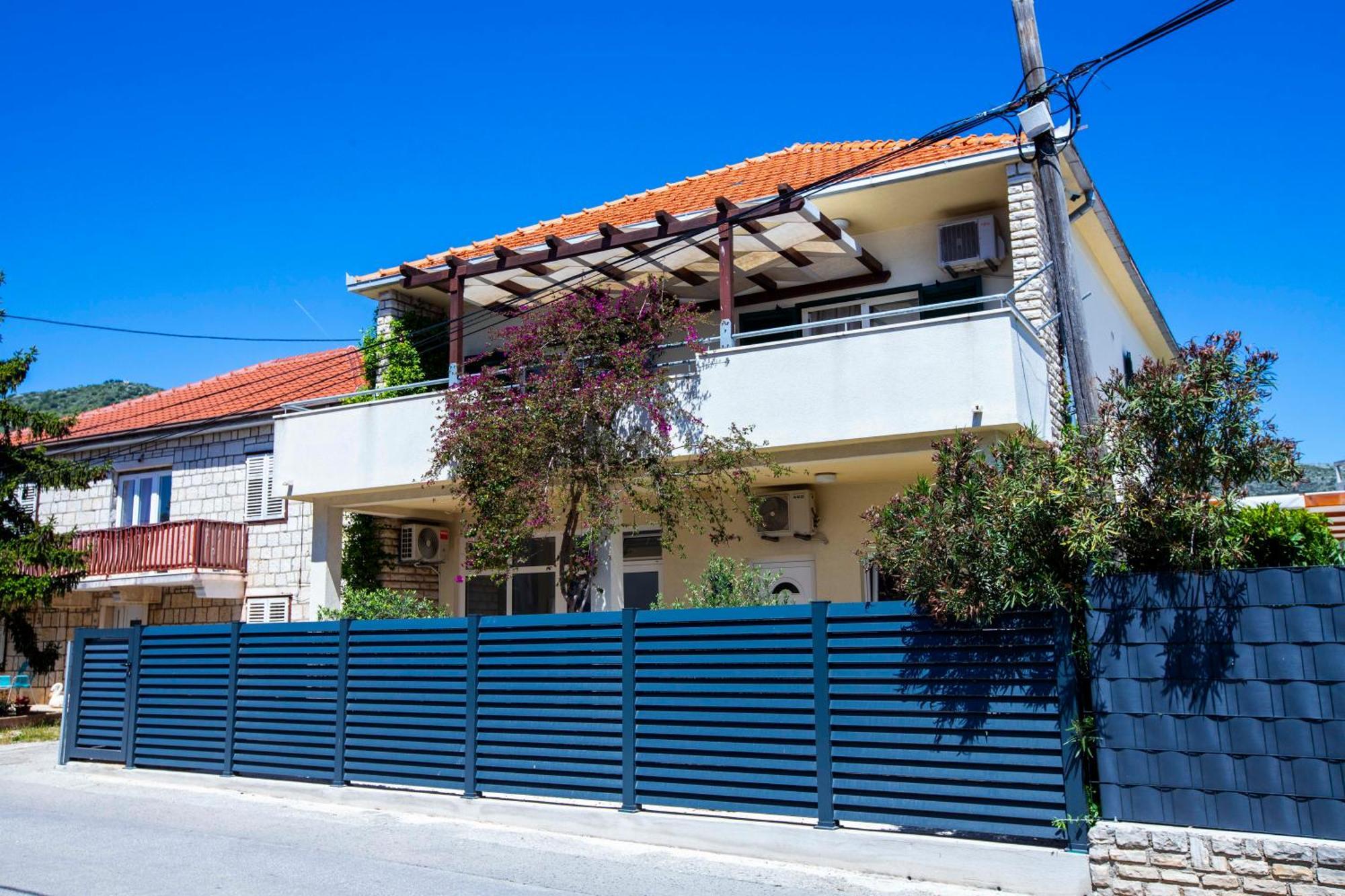 Apartment Laura Trogir Exterior photo