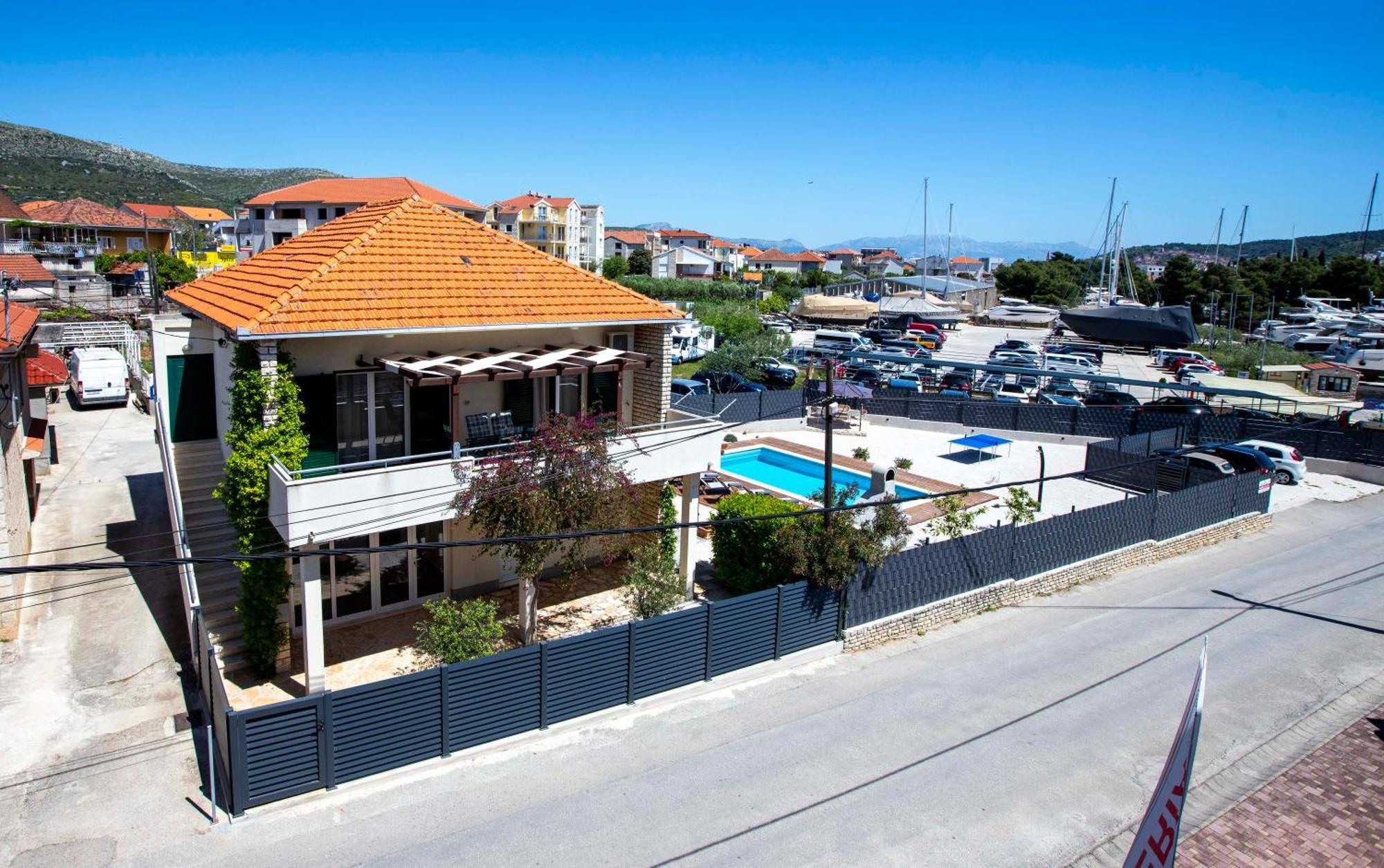 Apartment Laura Trogir Exterior photo