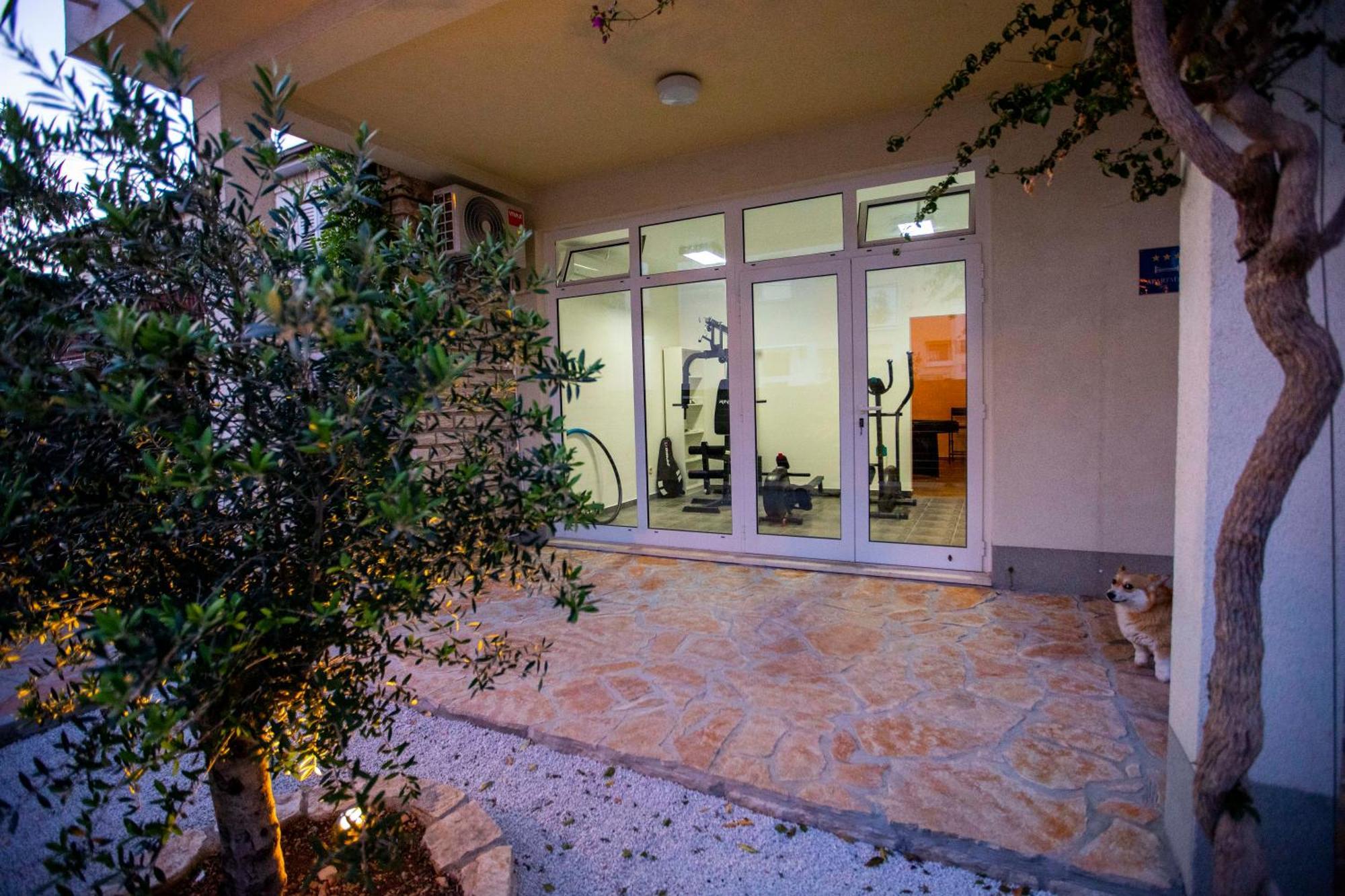Apartment Laura Trogir Exterior photo
