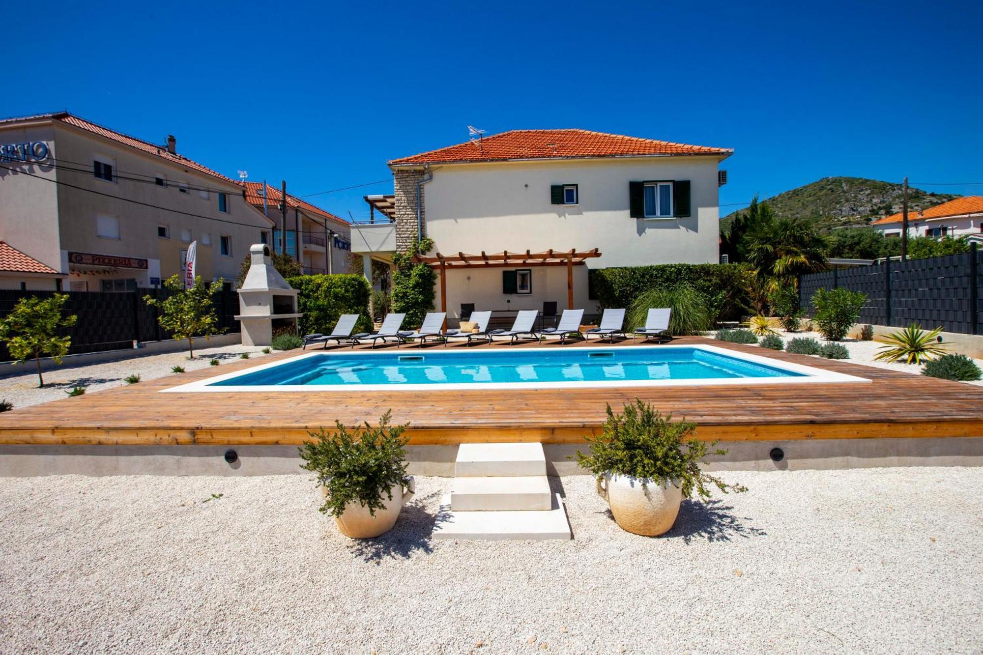 Apartment Laura Trogir Exterior photo