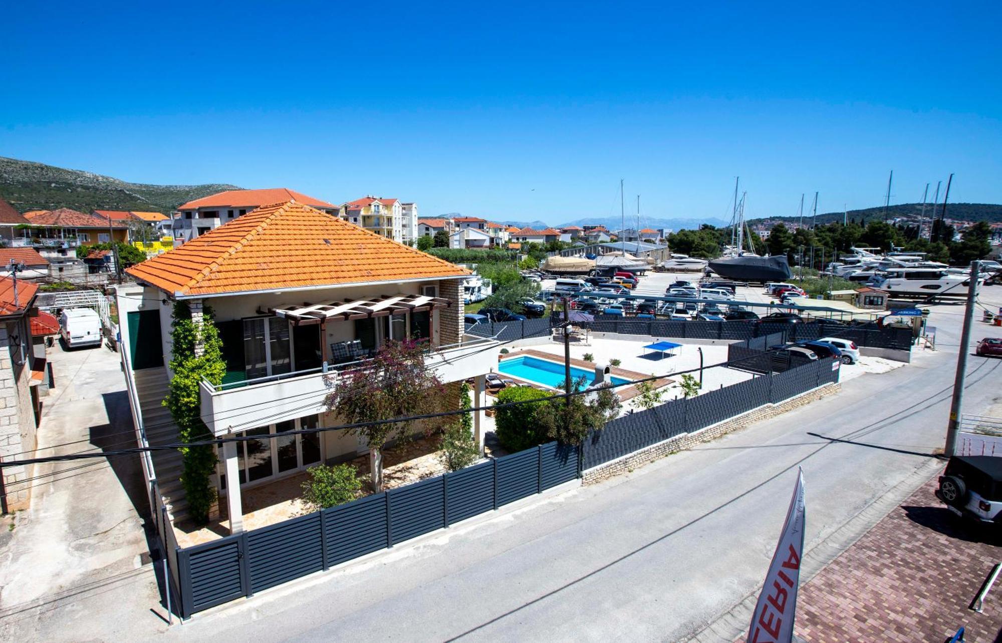 Apartment Laura Trogir Exterior photo