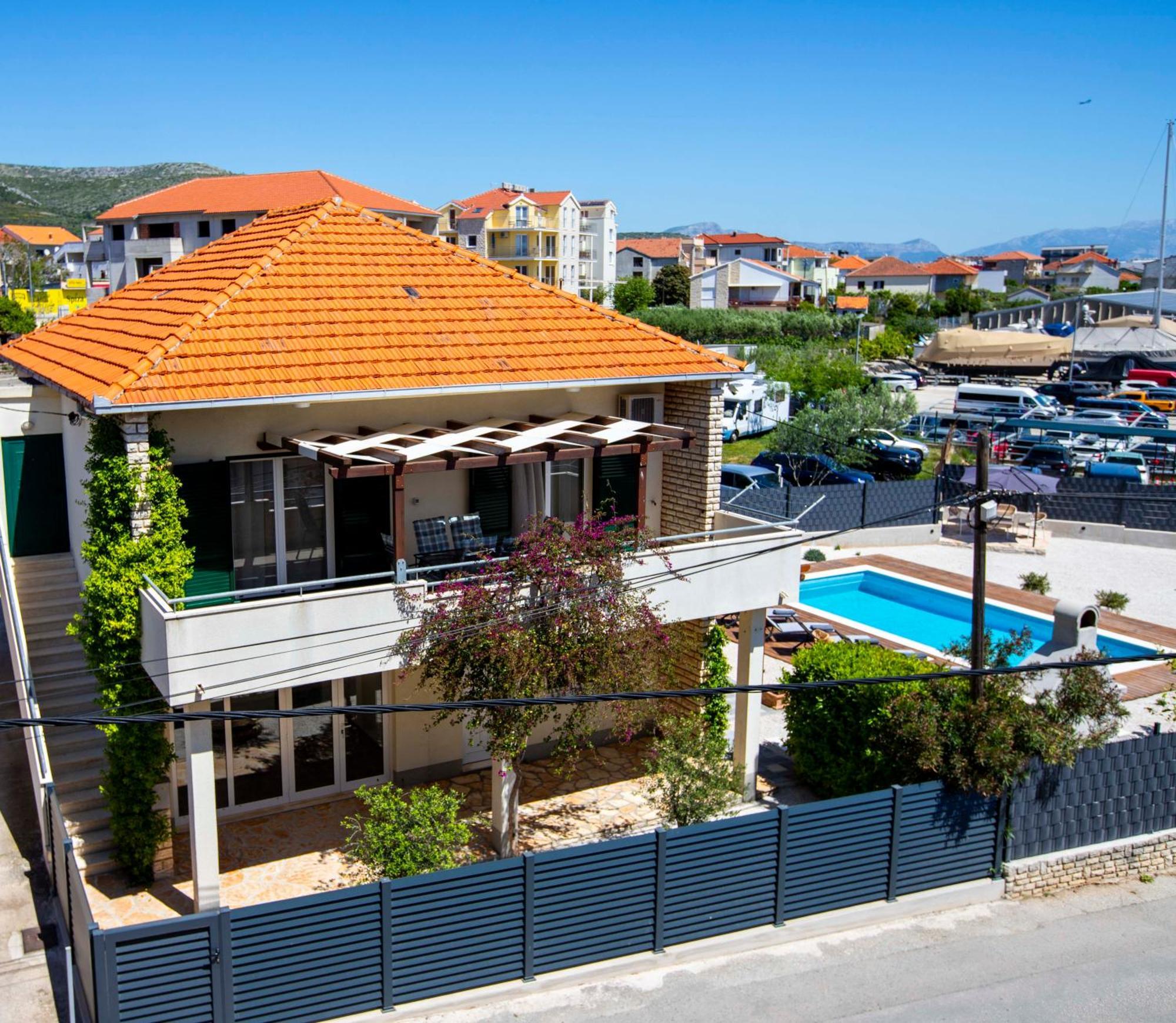 Apartment Laura Trogir Exterior photo