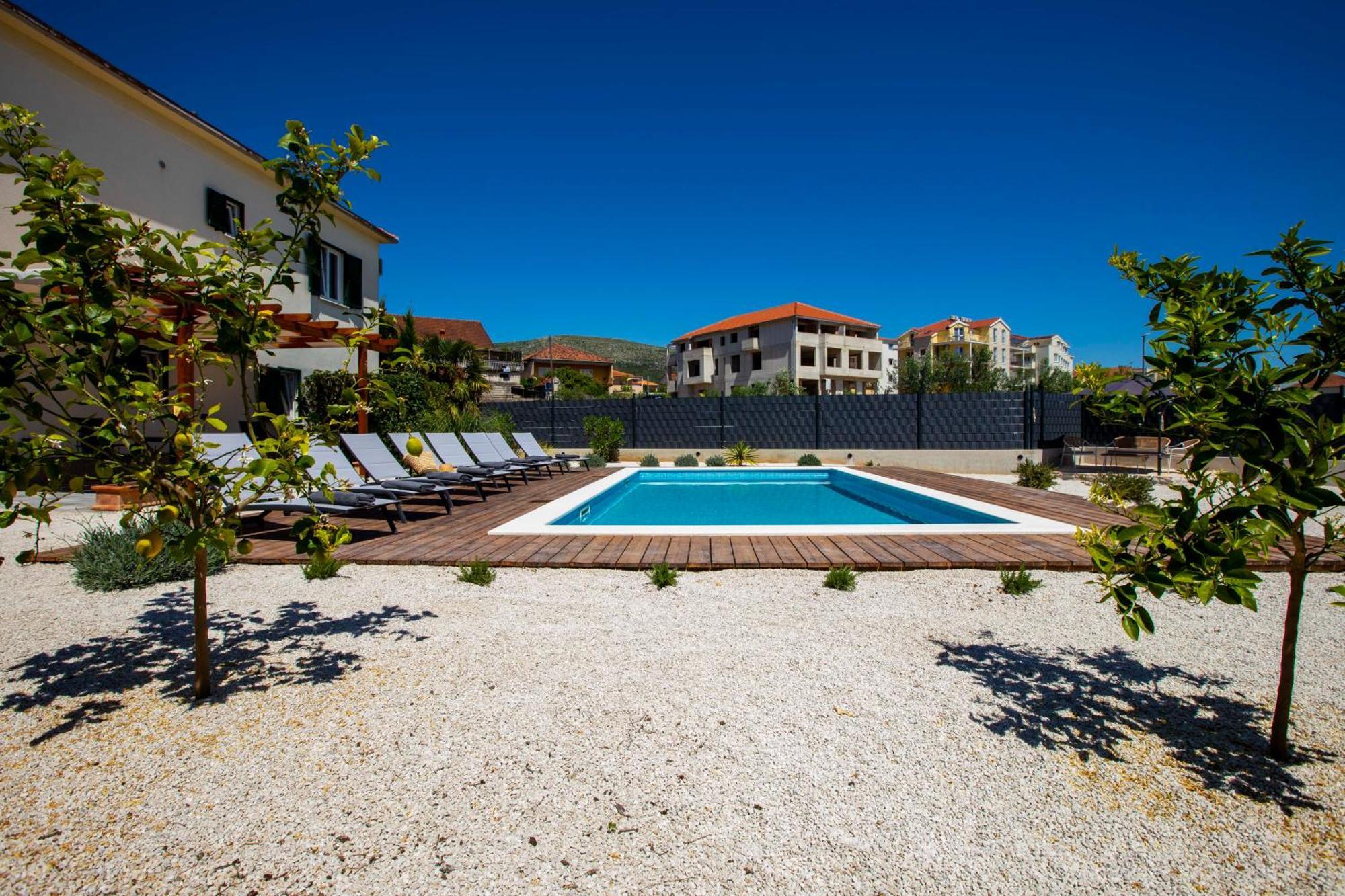 Apartment Laura Trogir Exterior photo