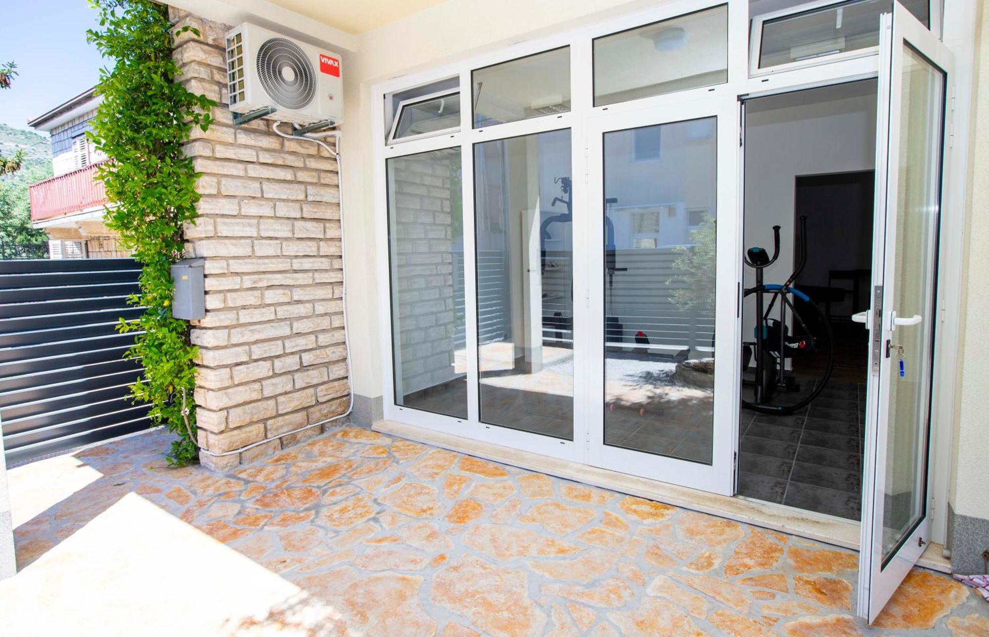 Apartment Laura Trogir Exterior photo